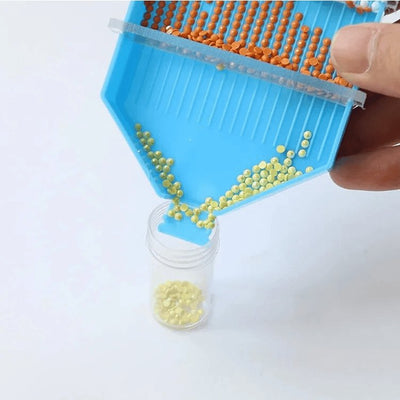 Ablageschiffchen mit 3 Abtrennungen und Pinsel - Jetzt bei diamondspainting kaufen