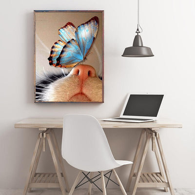 Diamond Painting-Schmetterling auf der Katzennase